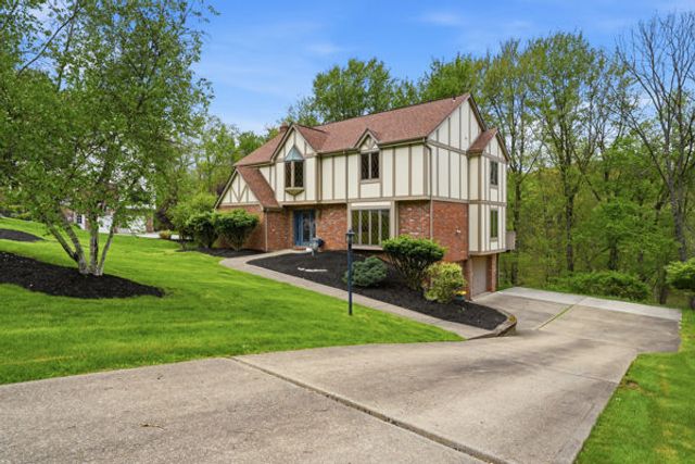 2493 Elkridge Drive DRIVE, Franklin Park, PA 15090