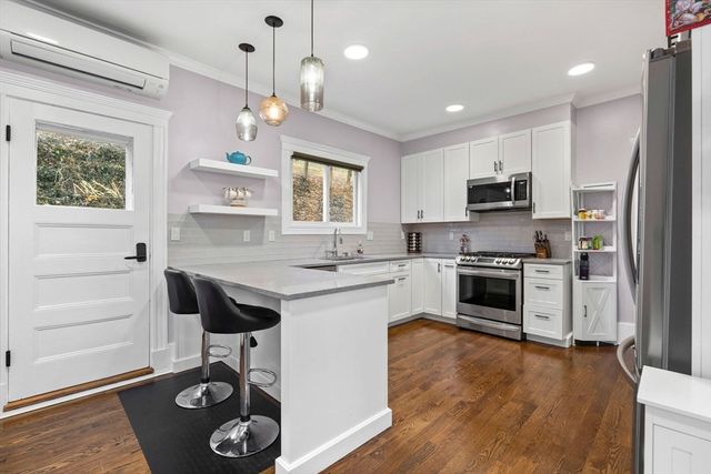 62 Atherton Rd. A, Brookline, MA 02446