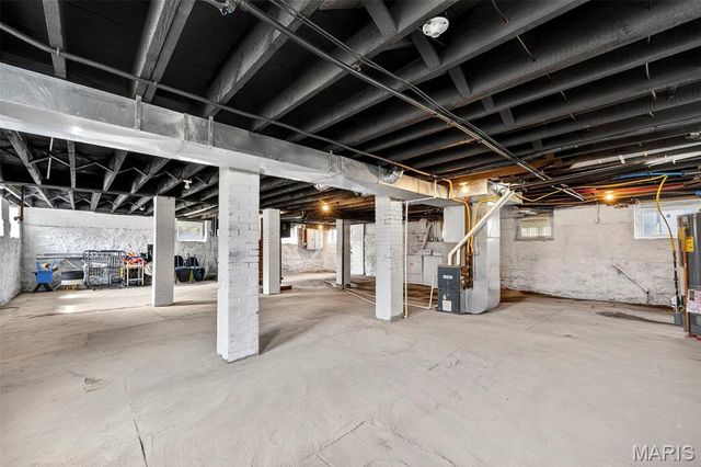 5137 Washington Place, St Louis, MO 63108