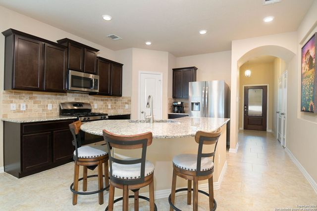 6054 Akin Cir, San Antonio, TX 78261