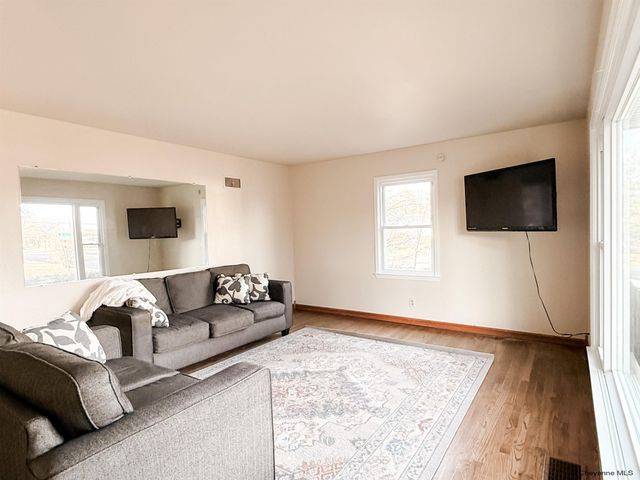 2985 HENDERSON DR, Cheyenne, WY 82001