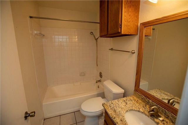 4913 WING RD, Austin, TX 78749