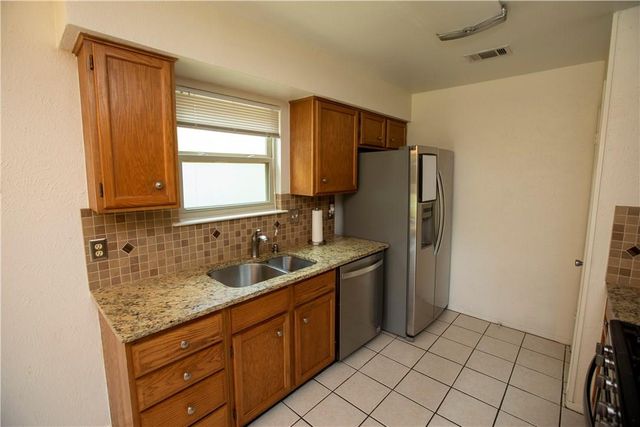 4913 WING RD, Austin, TX 78749