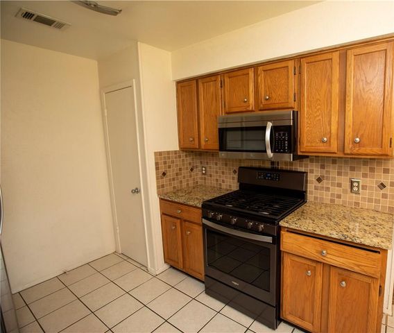 4913 WING RD, Austin, TX 78749
