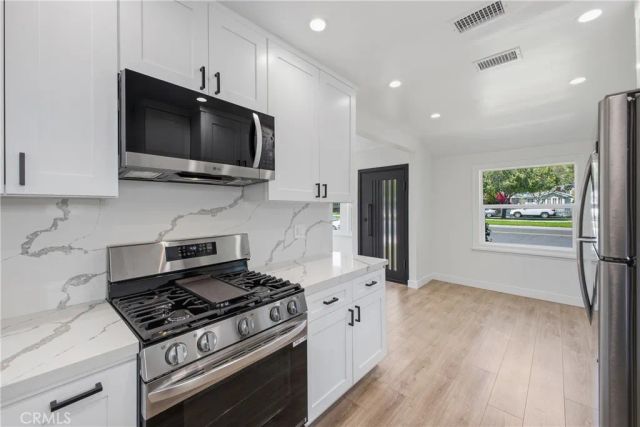 2904 W Chandler, Burbank, CA 91505