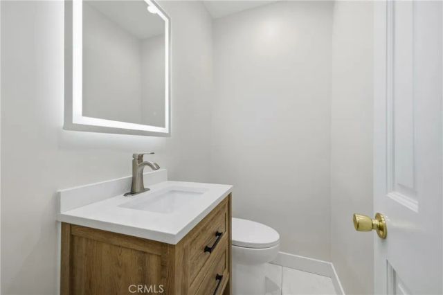 2904 W Chandler, Burbank, CA 91505