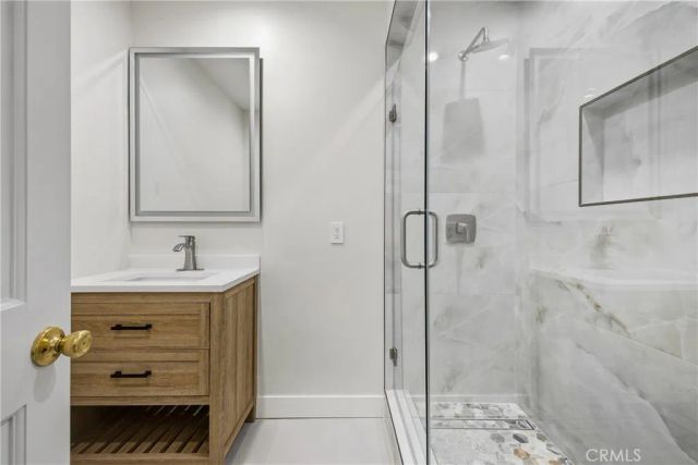 2904 W Chandler, Burbank, CA 91505