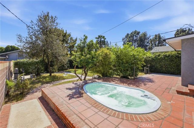 2904 W Chandler, Burbank, CA 91505