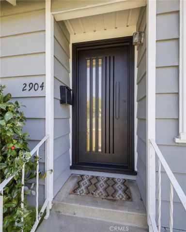 2904 W Chandler, Burbank, CA 91505