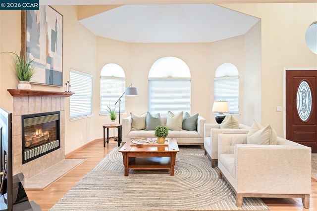 166 Midship Dr, Hercules, CA 94547