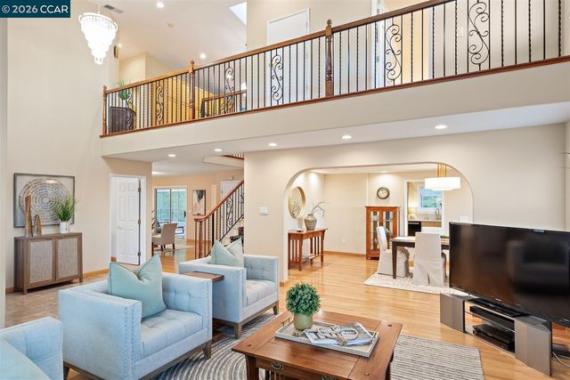 166 Midship Dr, Hercules, CA 94547