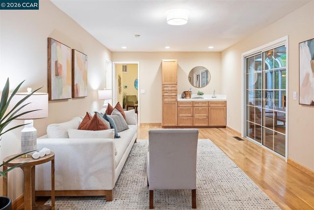 166 Midship Dr, Hercules, CA 94547