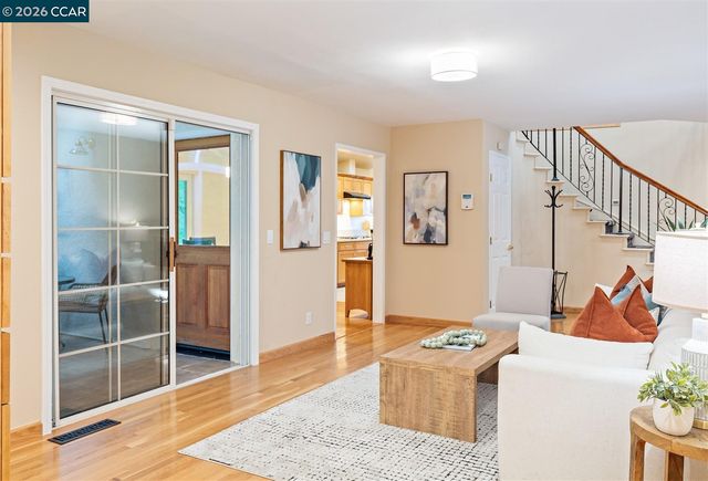 166 Midship Dr, Hercules, CA 94547