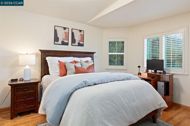 166 Midship Dr, Hercules, CA 94547