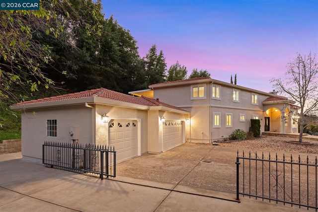 166 Midship Dr, Hercules, CA 94547