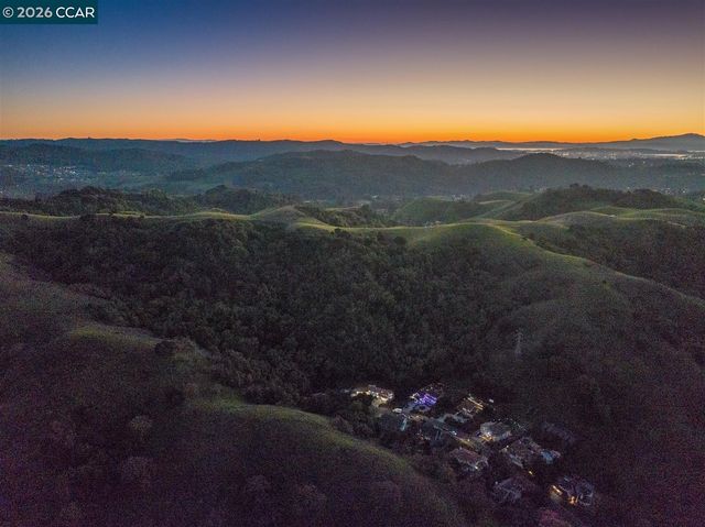 166 Midship Dr, Hercules, CA 94547