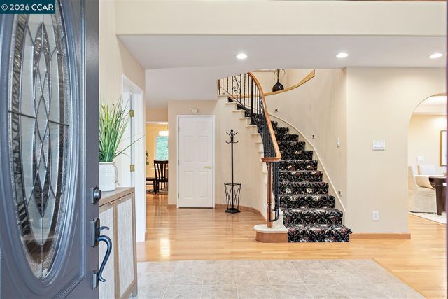 166 Midship Dr, Hercules, CA 94547