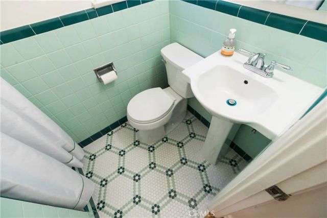 13139 Valleyheart Drive, Sherman Oaks, CA 91423