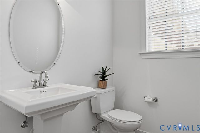 3465 Manor Grove Cir, Glen Allen, VA 23059