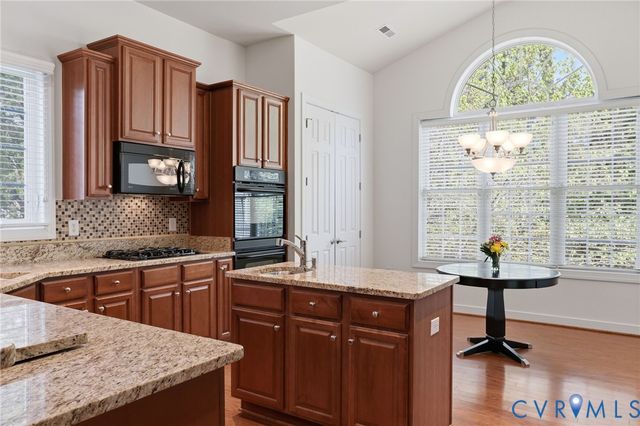 3465 Manor Grove Cir, Glen Allen, VA 23059