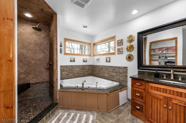 34 Race Track Dr, West Milford Twp., NJ 07421