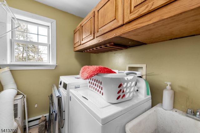 34 Race Track Dr, West Milford Twp., NJ 07421