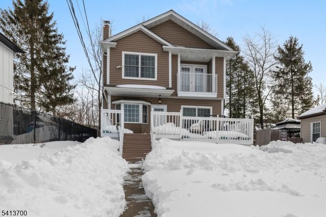 34 Race Track Dr, West Milford Twp., NJ 07421