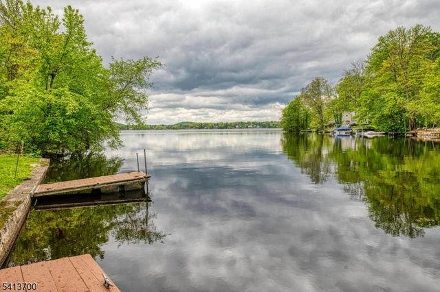 34 Race Track Dr, West Milford Twp., NJ 07421