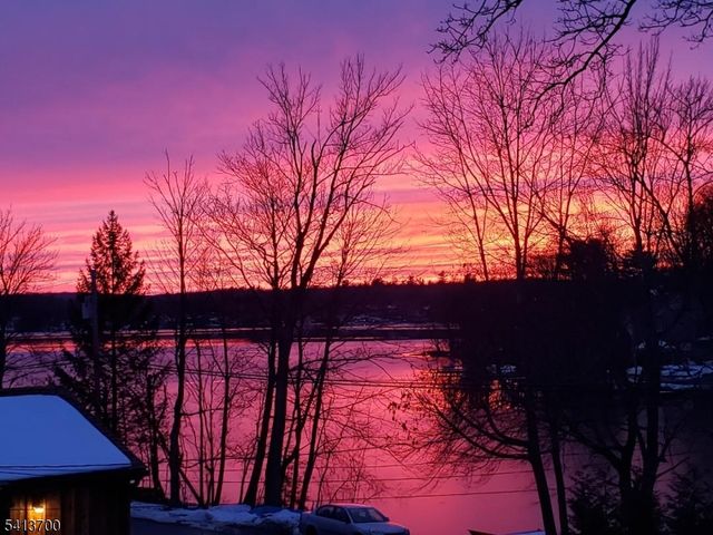 34 Race Track Dr, West Milford Twp., NJ 07421