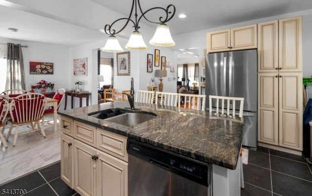 34 Race Track Dr, West Milford Twp., NJ 07421