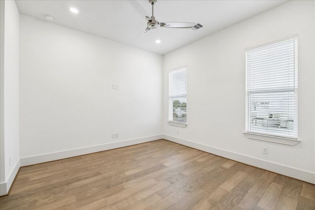 1222 W 21st Street, Houston, TX 77008
