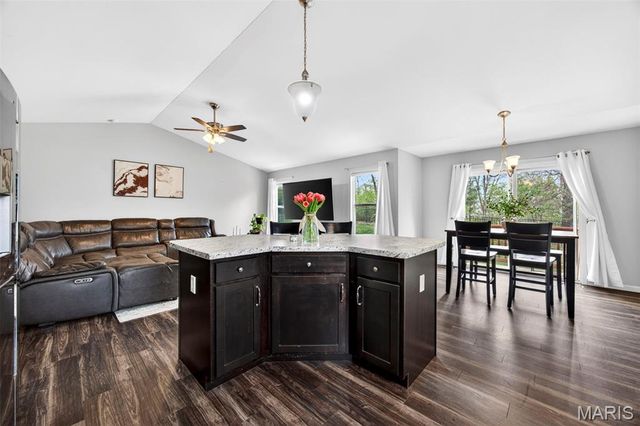 448 Peruque Hills Parkway, Wentzville, MO 63385