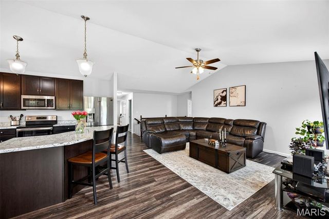 448 Peruque Hills Parkway, Wentzville, MO 63385