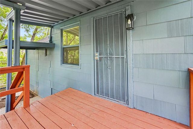 1120 E 79th Street, Kansas City, MO 64131