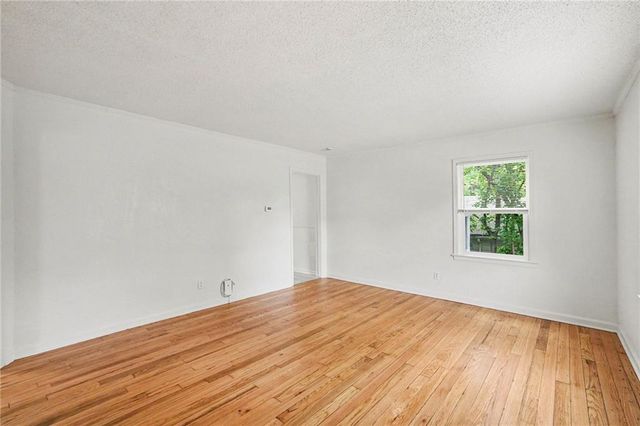 1120 E 79th Street, Kansas City, MO 64131