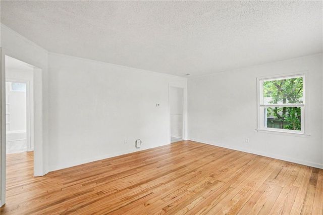 1120 E 79th Street, Kansas City, MO 64131