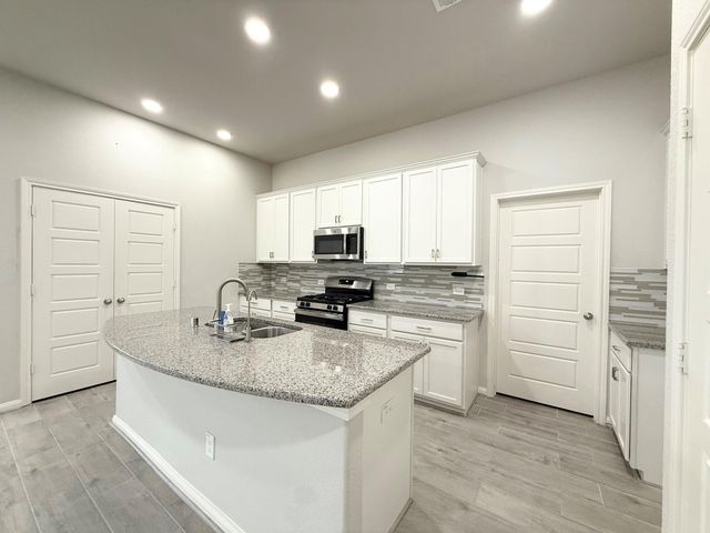 2731 Glenfield Manor Ln, Houston, TX 77014