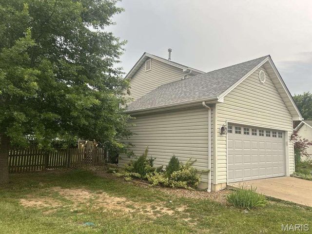 25 Owls Rest Court, Winfield, MO 63389