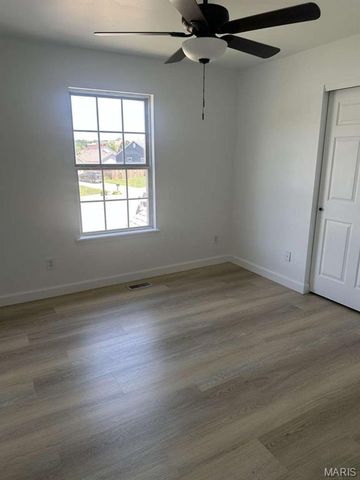 25 Owls Rest Court, Winfield, MO 63389