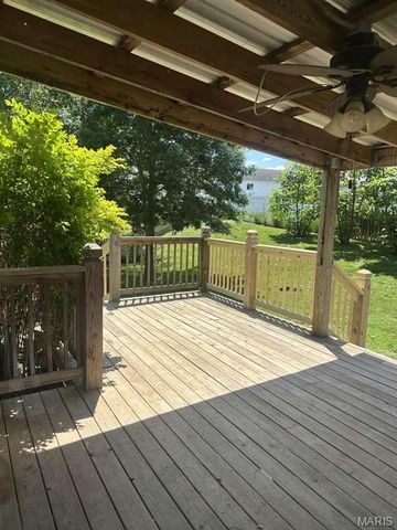 25 Owls Rest Court, Winfield, MO 63389