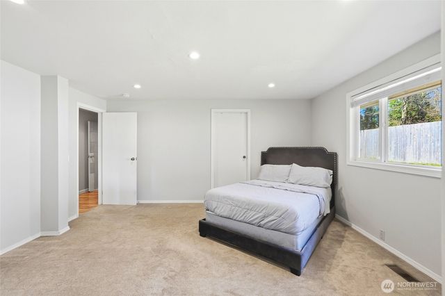 7919 194th Place SW, Edmonds, WA 98026