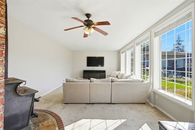 7919 194th Place SW, Edmonds, WA 98026