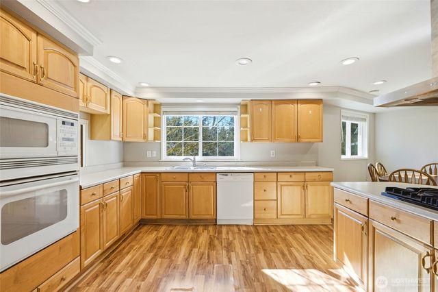 7919 194th Place SW, Edmonds, WA 98026