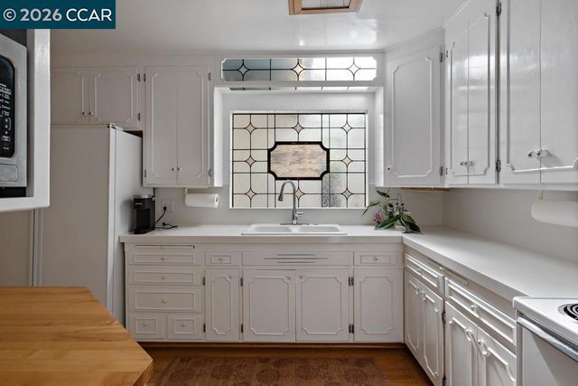 18508 Madison Ave, Castro Valley, CA 94546