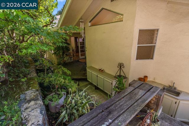 18508 Madison Ave, Castro Valley, CA 94546