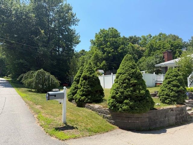 3 Lincoln Drive, Bow, NH 03304