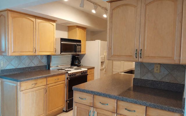 10355 PARADISE BOULEVARD 608, Treasure Island, FL 33706