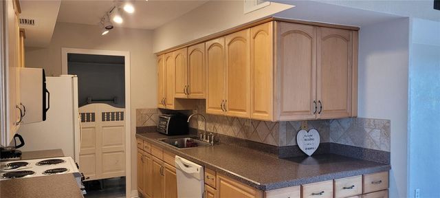 10355 PARADISE BOULEVARD 608, Treasure Island, FL 33706