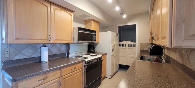 10355 PARADISE BOULEVARD 608, Treasure Island, FL 33706