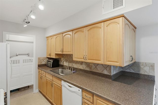 10355 PARADISE BOULEVARD 608, Treasure Island, FL 33706